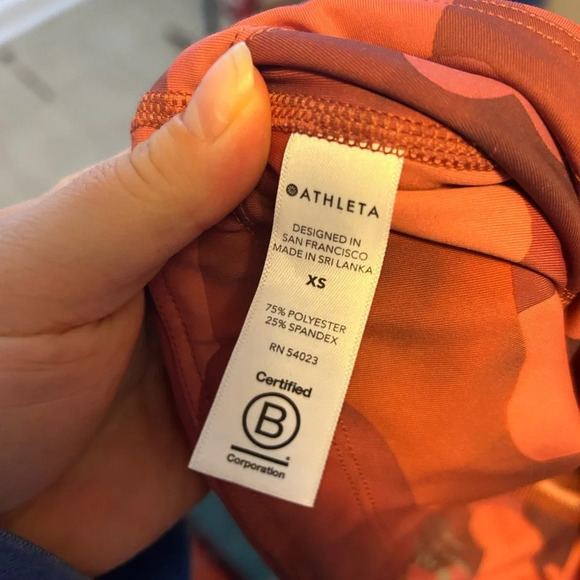 ATHLETA ULTIMATE STASH CAMO 7/8 TIGHT - Picture 6 of 6
